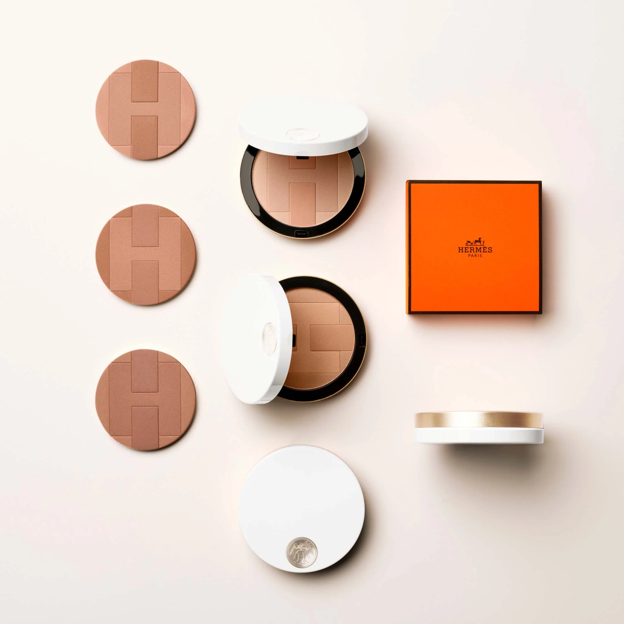 Hermes Plein Air Healthy Glow Mineral Powder - Image 4